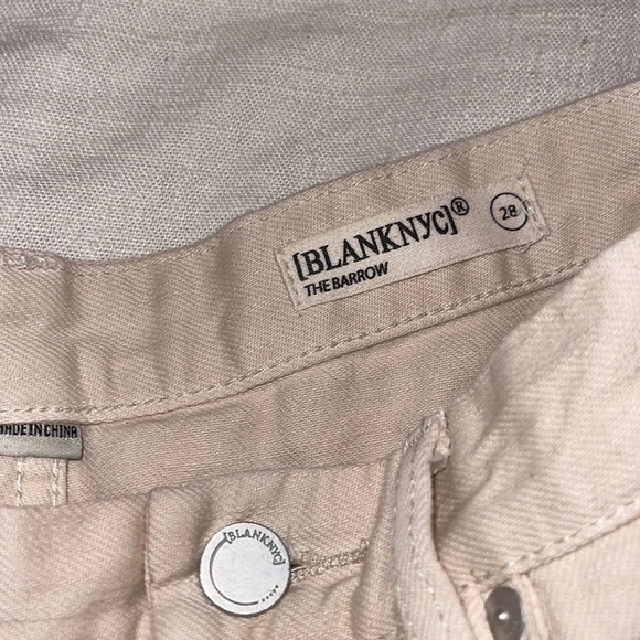 blank nyc // the barrow frayed shorts - Picture 8 of 12